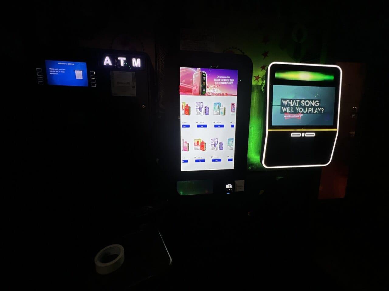 Heavy-duty mounting bracket for safe wall installation of smart vending machines